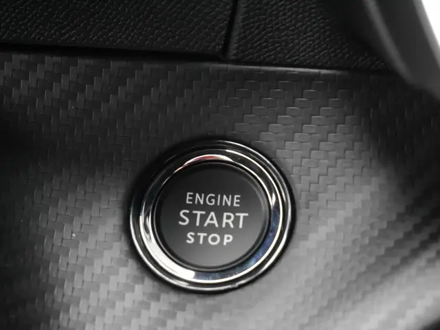 Peugeot 2008 1.2 Hybrid 145 GT 2025 Hybride Benzine 24