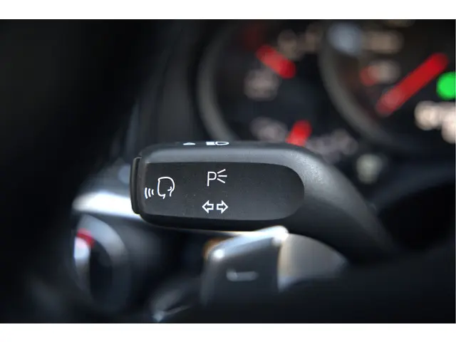 Porsche 911 3.0 Carrera 2018 Benzine 38