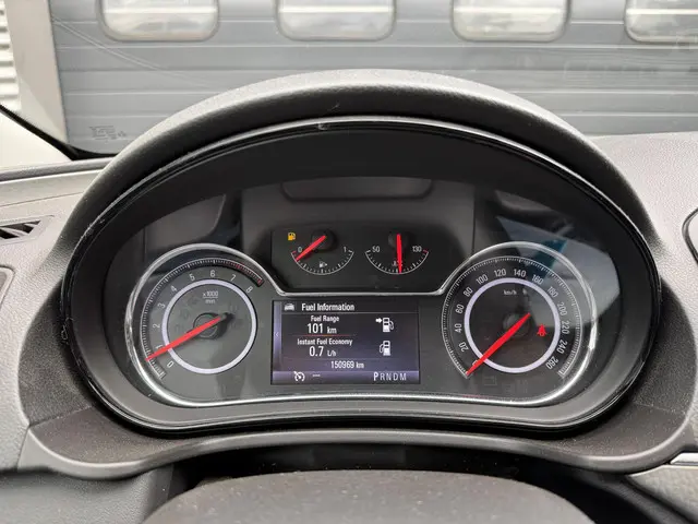 Opel Insignia 1.6 T Edition 2013 Benzine 11