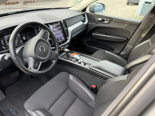 Volvo XC60 2.0 D4 AWD Momentum 2017 Diesel 12