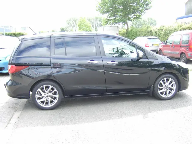 Mazda 5 1.8 TS CLIMA CRUISE 7 Pers Trekhaak 2014 Benzine 4