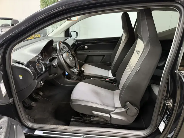 Volkswagen up! 1.0 move up! 2012 Benzine 5