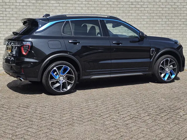 Lynk & Co 01 1.5 PanodaK/Zwarte hemel 2023 Hybride Benzine 5