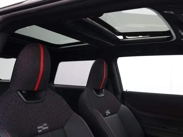 MINI 3-Deurs Cooper C 2025 Benzine 23