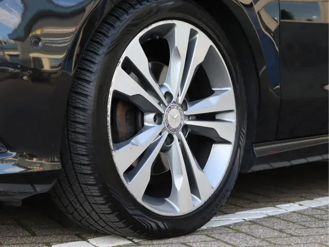 Mercedes-Benz CLA 200 Prestige 2013 Benzine 11