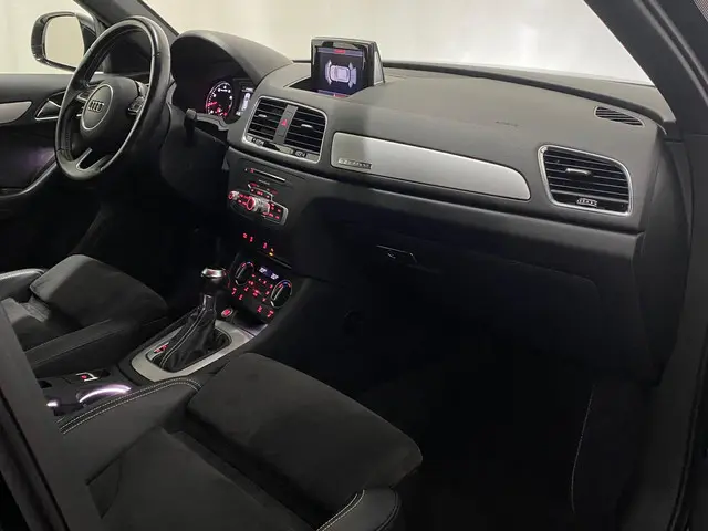 Audi Q3 2.0 TFSI quattro Sport Pro Line S 2015 Benzine 40