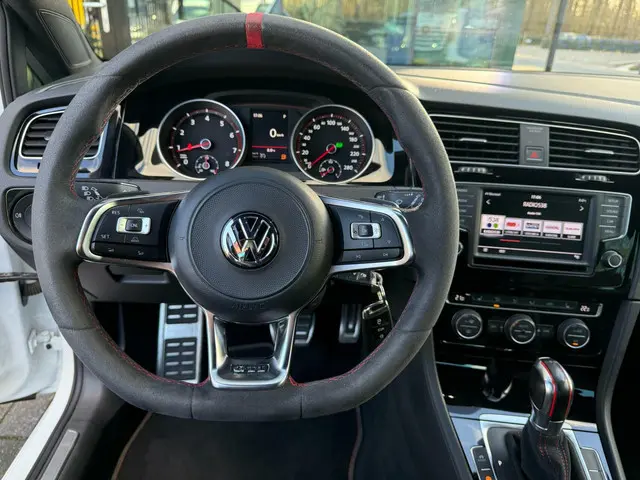 Volkswagen Golf 2.0 TSI GTI Clubsport 2017 Benzine 18