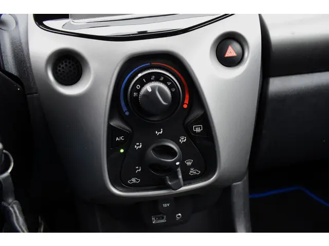 Toyota Aygo 1.0 VVT-i x-play 2016 Benzine 13