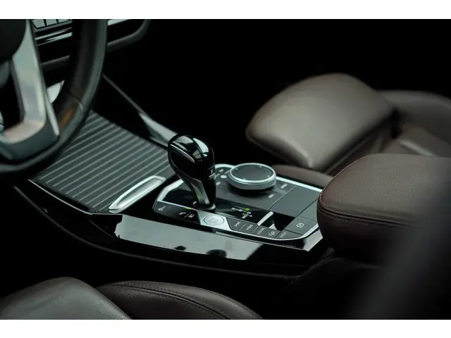 BMW X3 xDrive30e 2022 Hybride Benzine 32