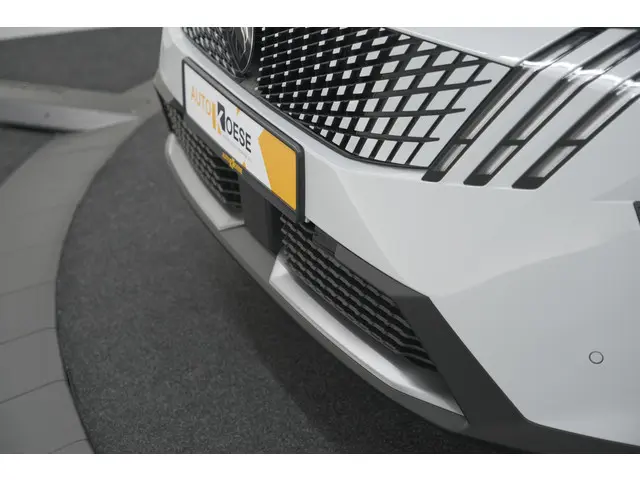 Peugeot 3008 Hybrid 136 e-DSC6 GT 2024 Hybride Benzine 22