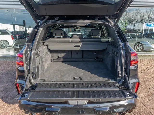 BMW X5 M Competition 2021 Benzine 24