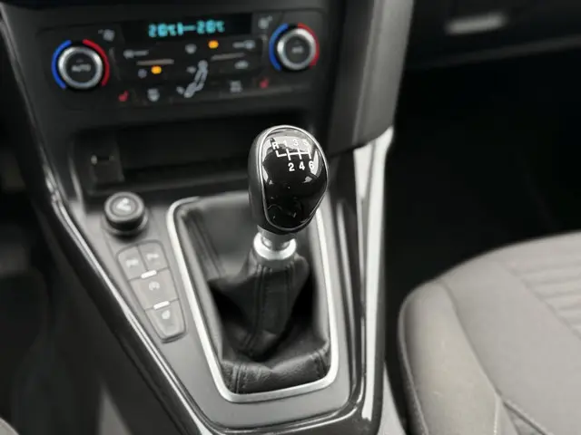 Ford Focus 1.0 Titanium Edition 2015 Benzine 25