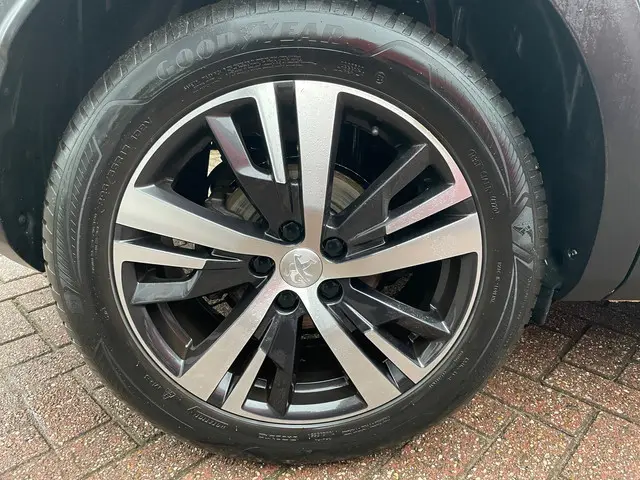 Peugeot 3008 1.2 PureTech Allure Automaat 2018 Benzine 15