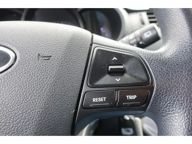 Kia Rio 1.2 CVVT 2012 Benzine 16