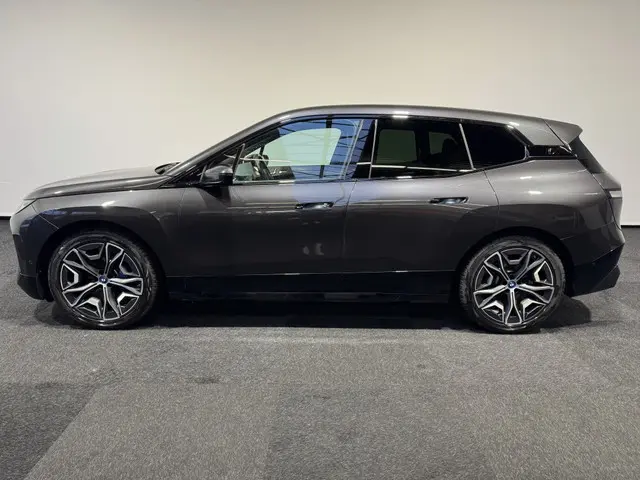 BMW iX xDrive40 High Ex. 2022 Elektrisch 17