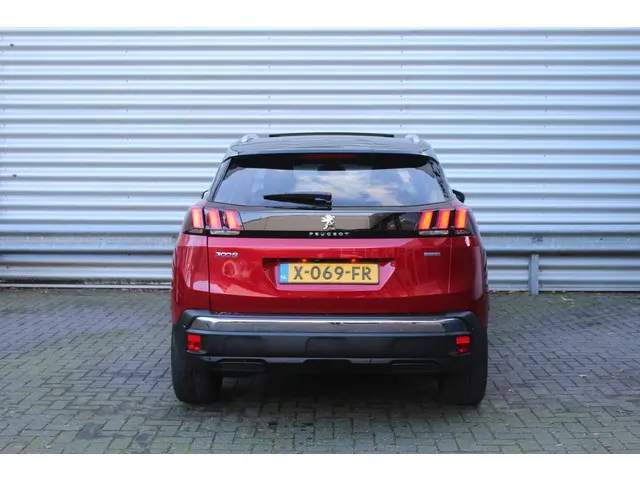 Peugeot 3008 1.2 PureTech Première 2017 Benzine 4