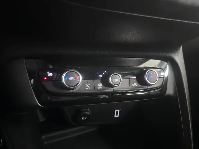 Opel Corsa 1.2 GS Stoelverwarming | dodehoek | 2024 Benzine 8