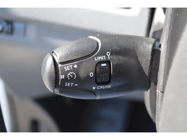 Opel Vivaro-e L2H1 Edition 50 kWh 2021 Elektrisch 16