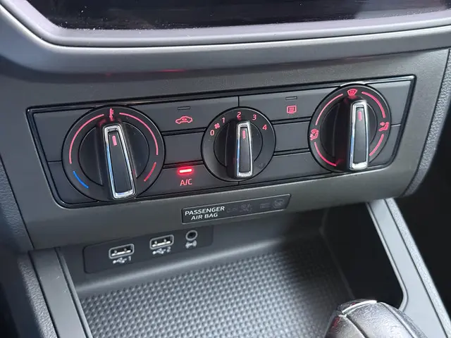 SEAT Ibiza 1.0 TSI FR Business Intense 2018 Benzine 33