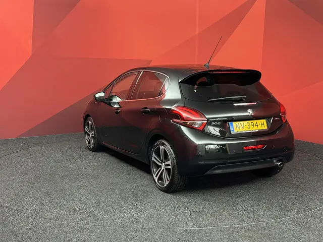Peugeot 208 1.2 PureTech GT-line 2017 Benzine 6