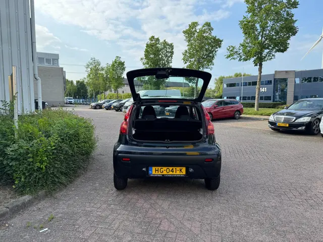 Peugeot 107 1.0 Active AUTOMAAT!!! 2013 Benzine 9