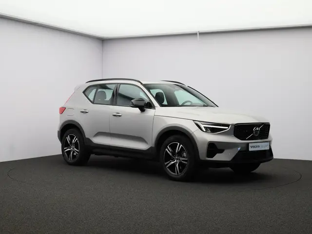 Volvo XC40 2.0 B4 Plus Dark 2025 Benzine 31