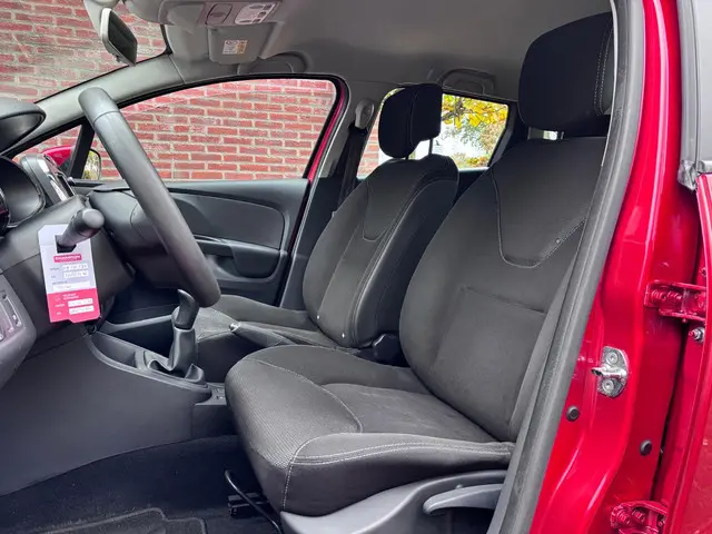 Renault Clio Estate 0.9 TCe Expression 2014 Benzine 12