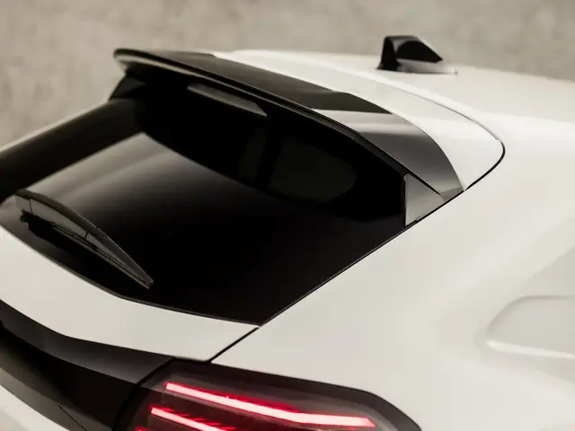 Peugeot 208 1.2 PureTech GT 100pk Sport 2023 Benzine 31