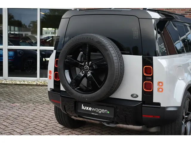 Land Rover Defender 110 3.0 D250 2023 Diesel 43