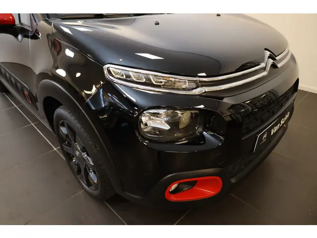 Citroën C3 PT 110 Shine Automaat-6 2019 Benzine 3