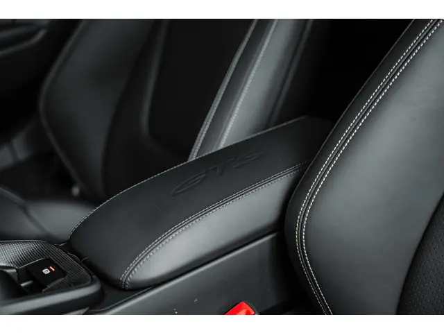 Porsche 911 Carrera GTS 2025 Benzine 39