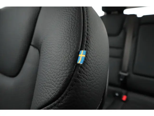Volvo V60 Cross Country 2.0 B5 AWD Plus 2023 Benzine 19