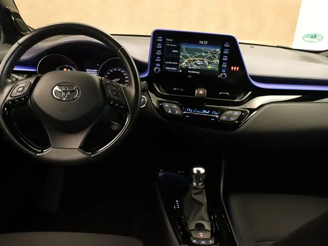 Toyota C-HR 2.0 Hybrid Bi-Tone 2020 Hybride Benzine 24