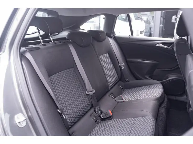 Opel Astra Sports Tourer 1.5 CDTI Edition 2021 Diesel 36