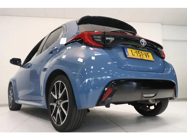 Toyota Yaris 1.5 Hybrid Executive 2021 Hybride Benzine 17