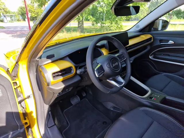 Jeep Avenger Longitude 54 kWh 2023 Elektrisch 15