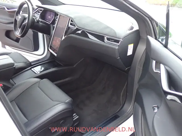 Tesla Model X 75D 2017 Elektrisch 20