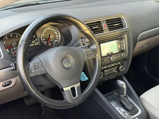 Volkswagen Jetta 1.4 TSI Highline 2012 Benzine 3