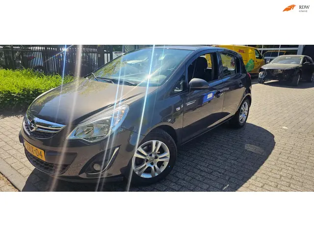Opel Corsa 1.2-16V Berlin 2013 Benzine