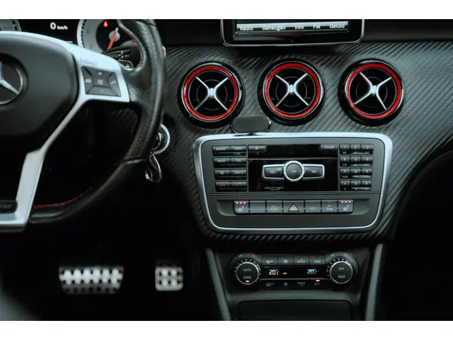 Mercedes-Benz A-Klasse 250 Sport 2012 Benzine 18