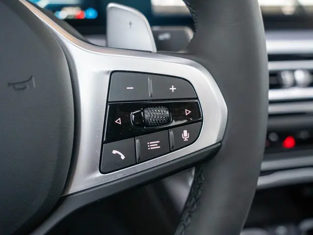 BMW 3 Serie Sedan 320i 2025 Benzine 17