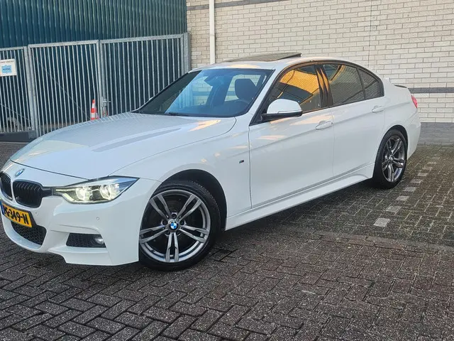 BMW 3 Serie 320i#Nap#M-Sport#Automaat#Opendak 2017 Benzine 24