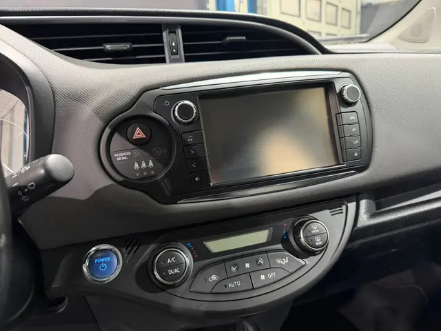 Toyota Yaris 1.5 Hybrid Trend 2017 Hybride Benzine 13