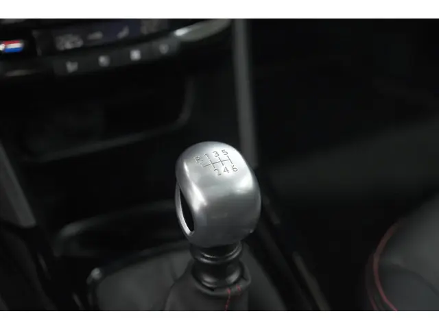 Peugeot 2008 PureTech 130 GT-Line 2019 Benzine 42