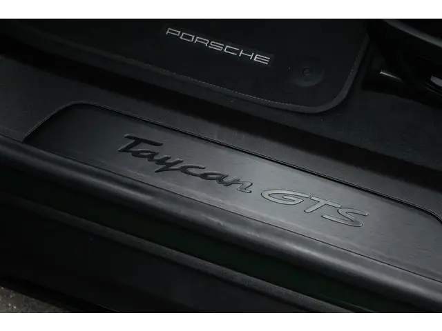 Porsche Taycan GTS 93 kWh 2023 Elektrisch 9