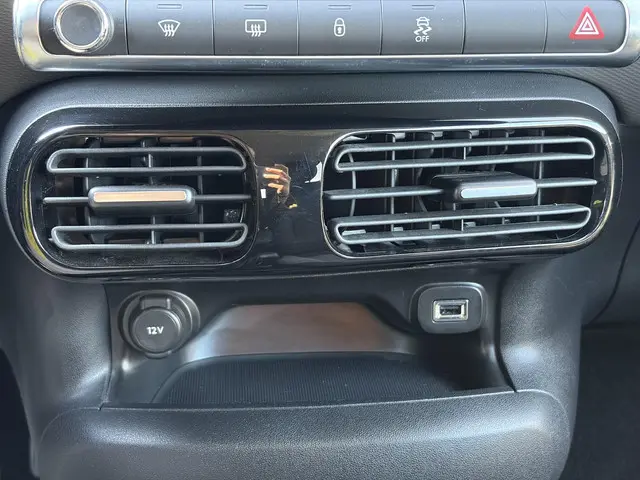 Citroën C4 Cactus 1.2 PureTech Shine 2016 Benzine 32