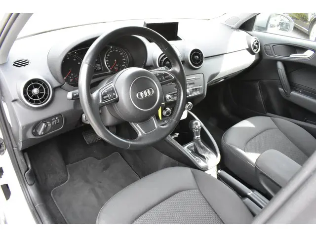 Audi A1 Sportback 1.0 TFSI Active 2018 Benzine 16