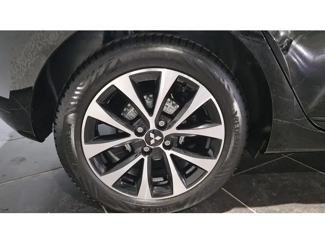 Mitsubishi Colt 1.0T Intense 2024 Benzine 4