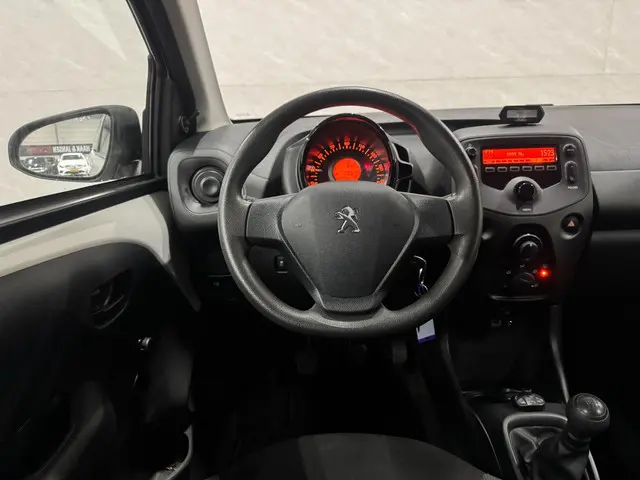 Peugeot 108 1.0 e-VTi Junior Inruilkoopje 2016 Benzine 14