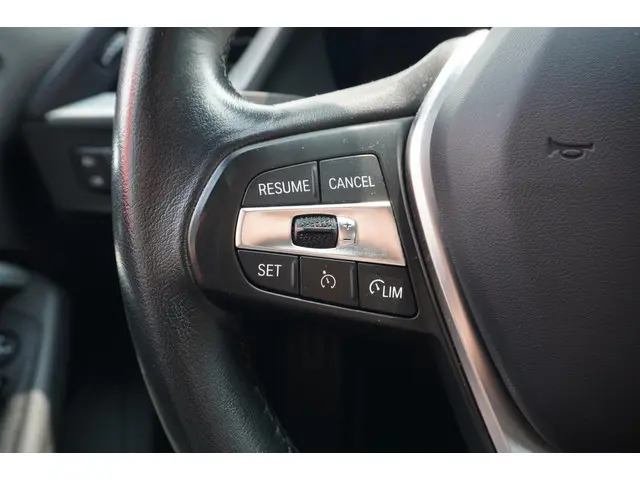 BMW 1 Serie 118i Business Edition 2021 Benzine 11